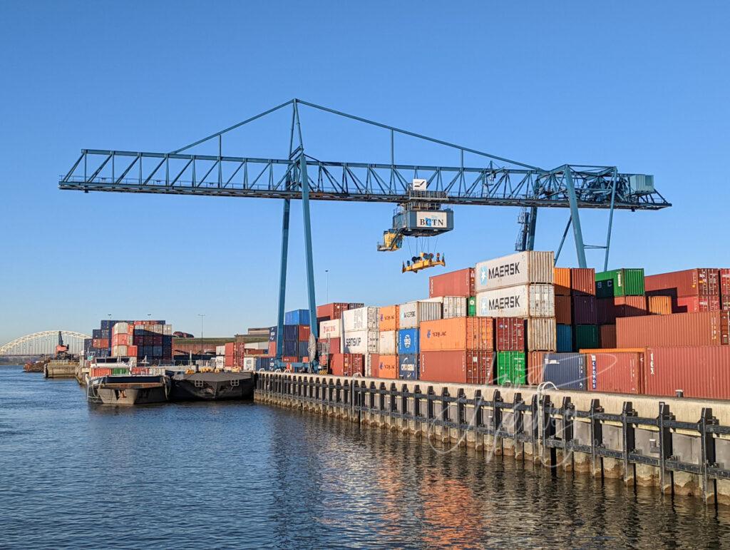 Container overslagterrein BCN Alblasserdam